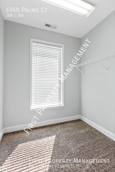 Building Photo - 6940 Palms Ct