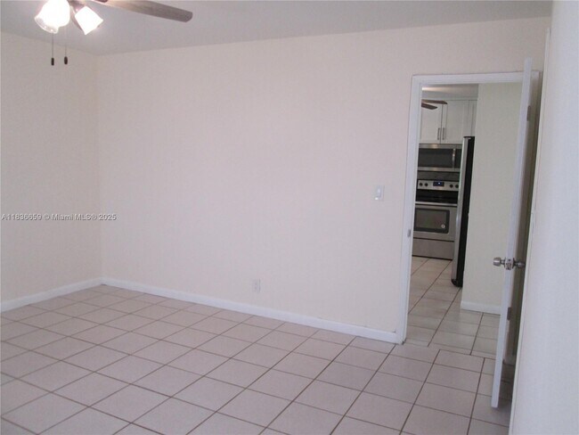Building Photo - 4831 Bayview Dr