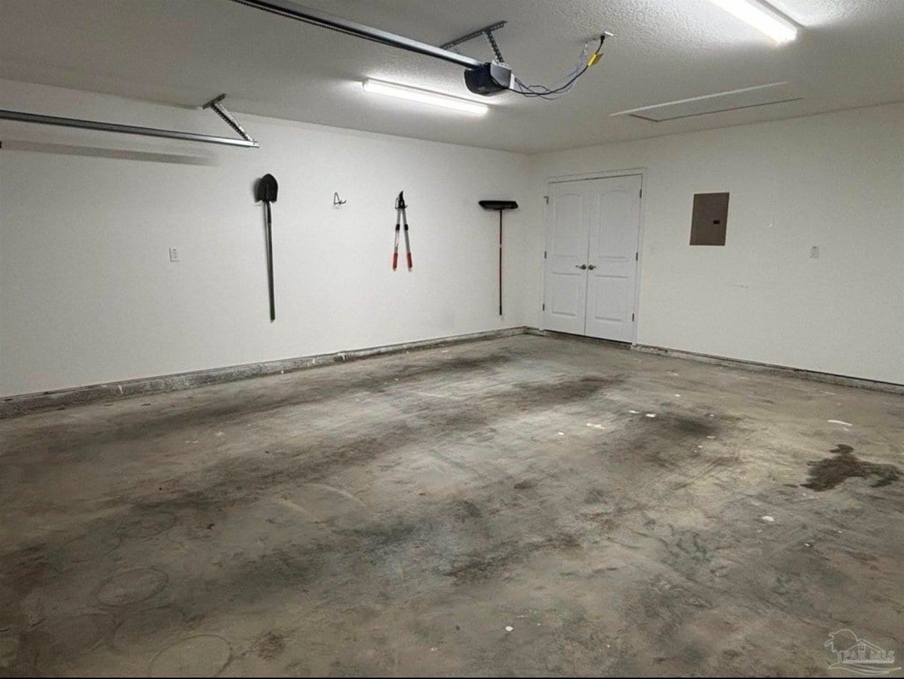 Building Photo - 6587 Park Ave NW