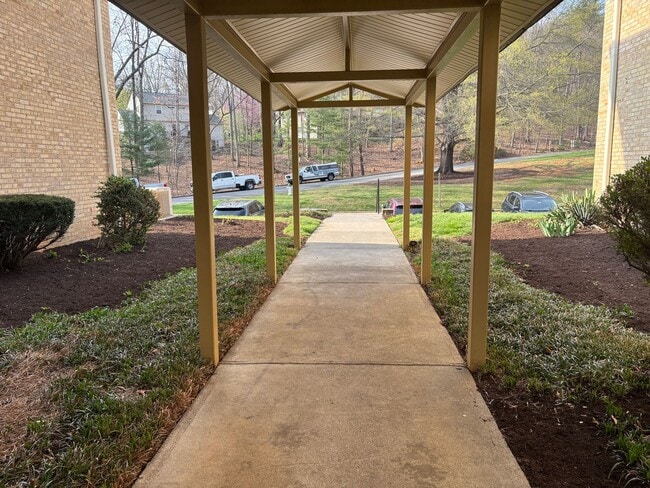 Building Photo - 5260 Crossbow Cir