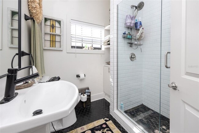 Building Photo - 1020 S Rome Ave