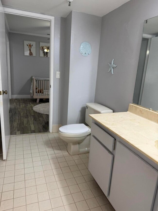 Building Photo - 2200 S Cypress Bend Dr
