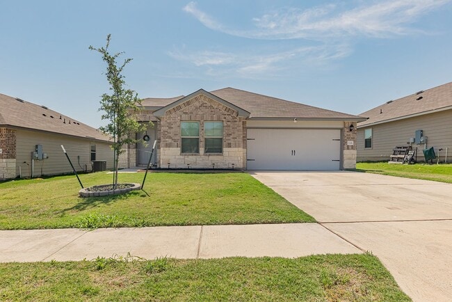 Building Photo - 2306 Aylesbury Dr