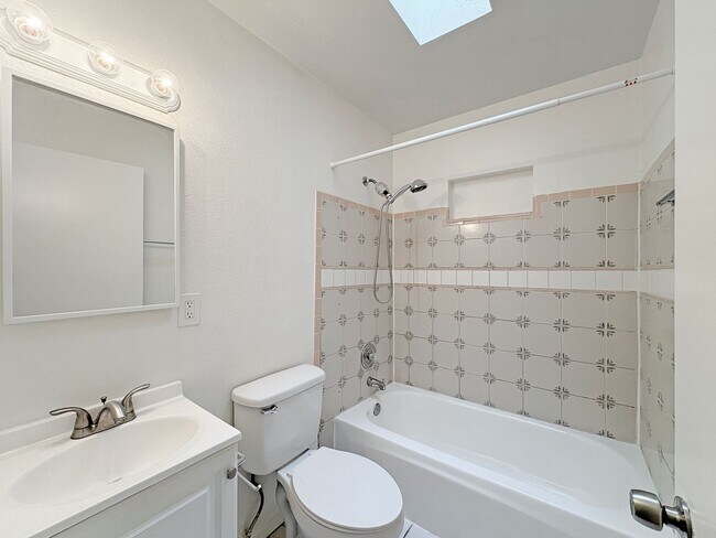 Building Photo - Spacious 4-Bedroom Retreat in the Heart of...