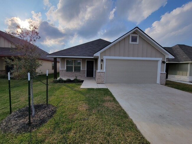 Building Photo - Brand New 3 bedroom / 2 bath home in Bonham Trace neighbor hood in North Bryan,