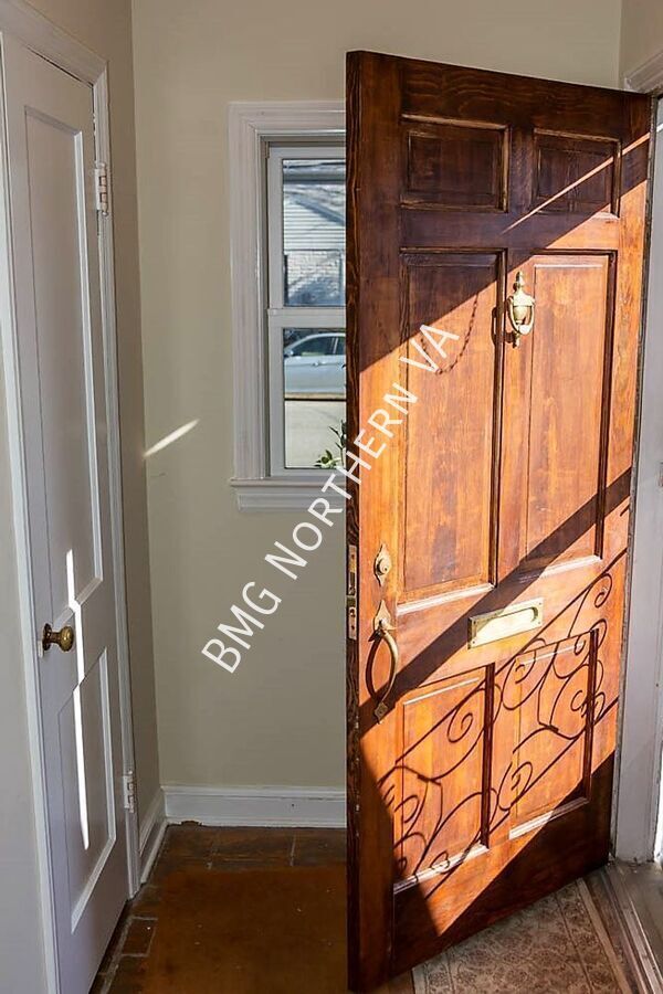Building Photo - 1100 S Forest Dr