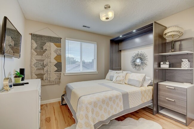 Building Photo - Sophisticated SE Boise Home Close To Downtown Boise