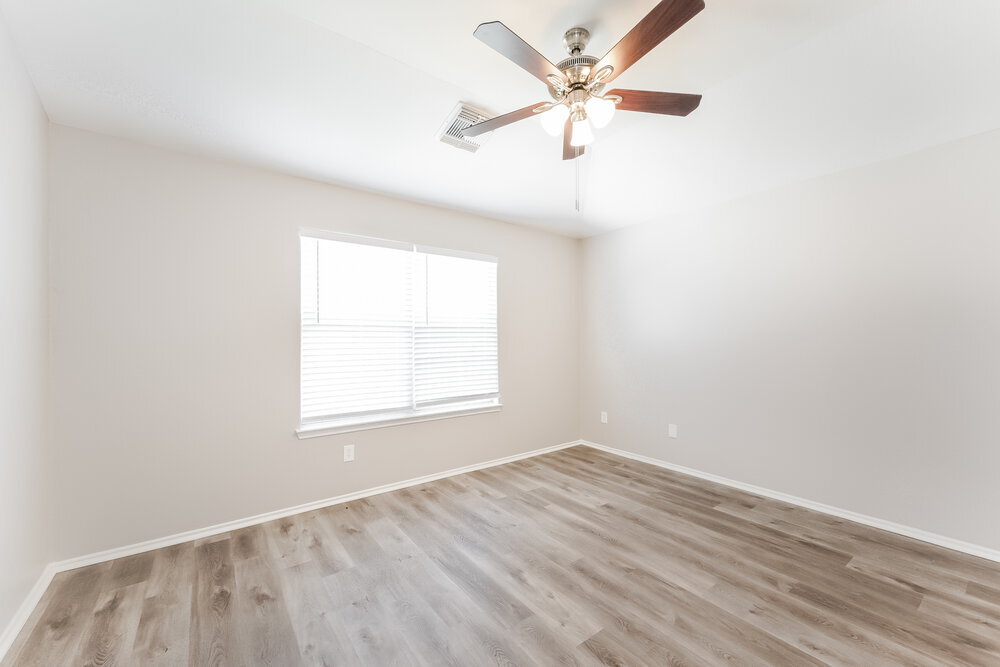 Building Photo - 8215 Radial Ct