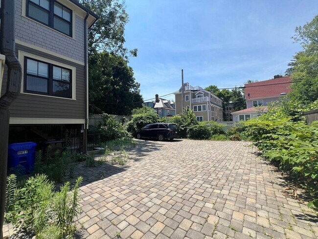 Building Photo - 23 Winslow Rd