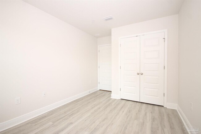 Building Photo - 8686 Meadow Flower Ln