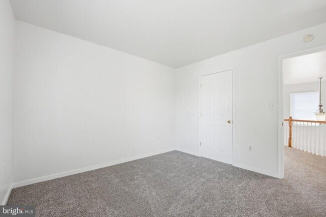 Building Photo - 11 St Marks Ct