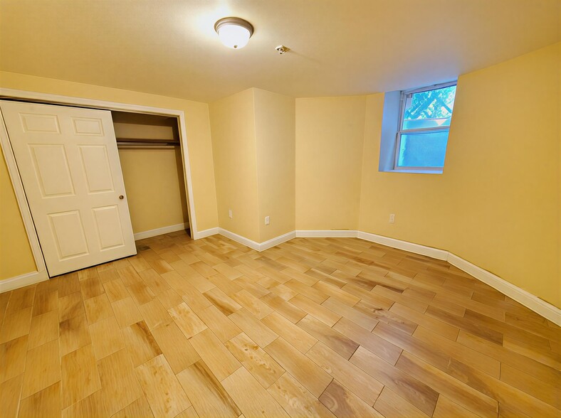 Building Photo - 64 Dehon St