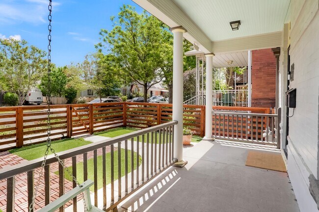 Building Photo - 469 Delaware St