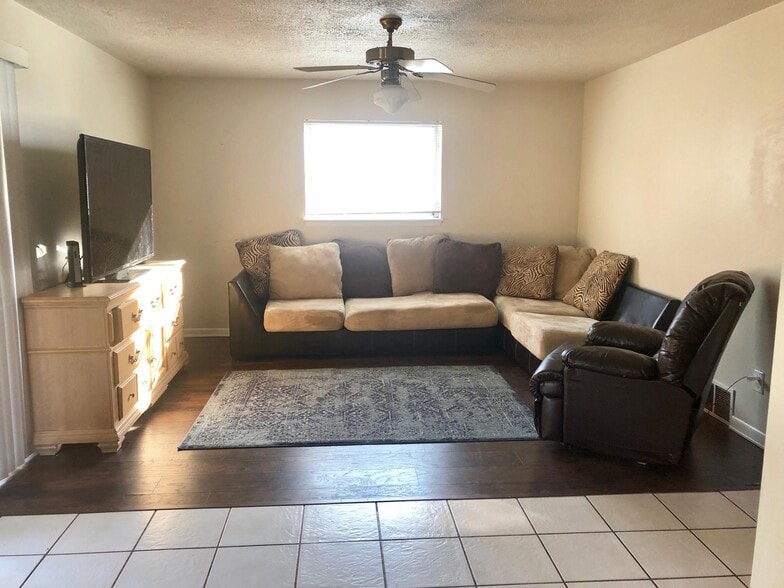 Building Photo - 2817 Orlando Rd