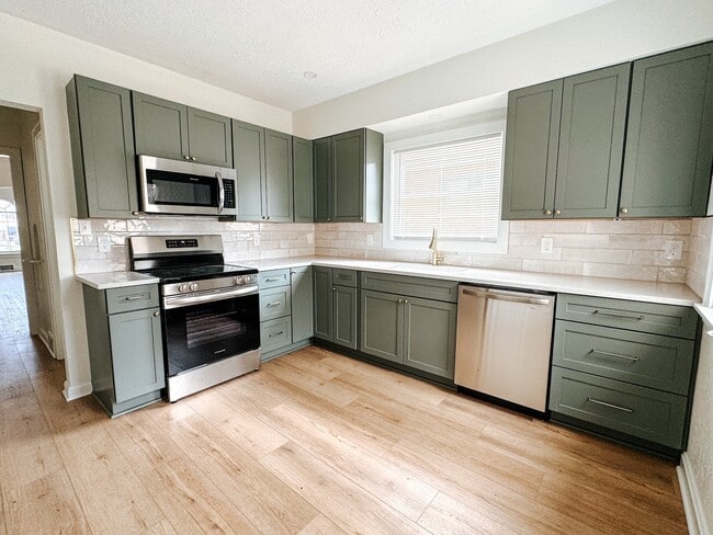 Building Photo - 2331 N 54th St