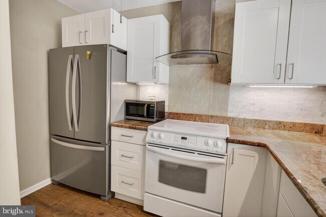 Building Photo - 31 Brookside Ct