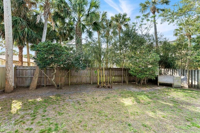 Building Photo - 1058 Beach Ave