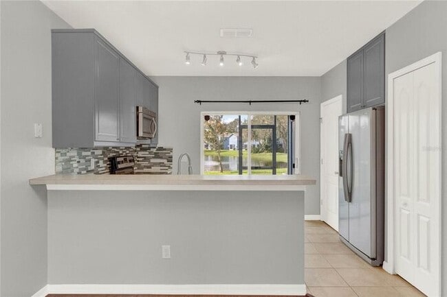 Building Photo - Dream Townhome is Beautiful Sanford Florida