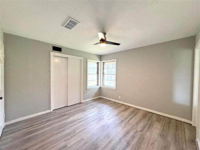 Building Photo - 7905 Turquoise Ln
