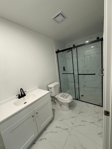 Building Photo - 8056 Darby Pl