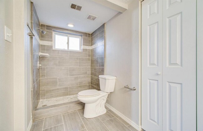 Building Photo - 29502 Raestone St