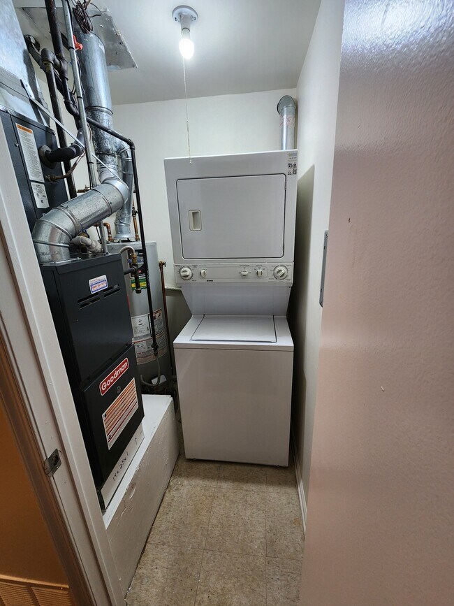 Building Photo - 33 Cypress Ct