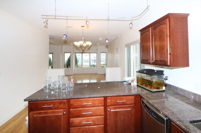 Building Photo - 141 Grovers Ave