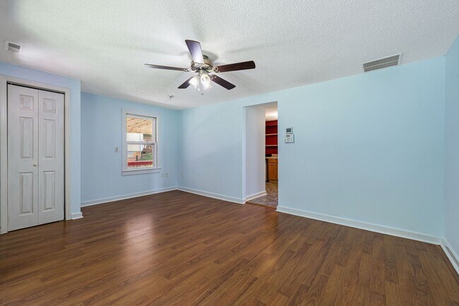Building Photo - 513 Hiawassee Ave