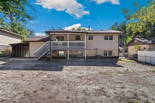 Building Photo - 4 Bed 2 Bath Near Fort Carson!