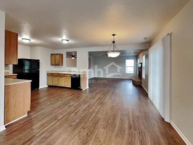 Building Photo - 1313 Central Park Dr