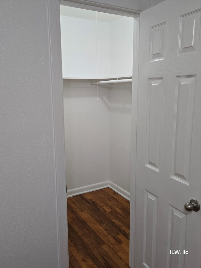 Building Photo - 301 Avondale St