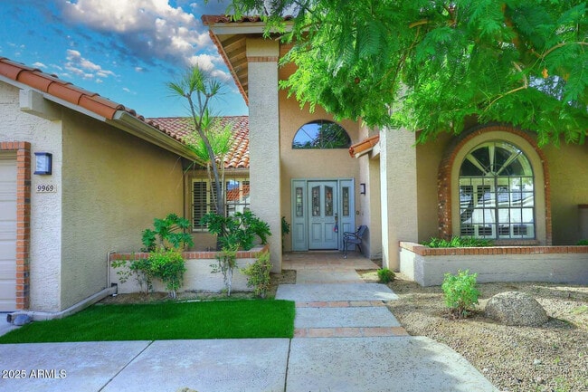 Building Photo - 9969 E Bayview Dr