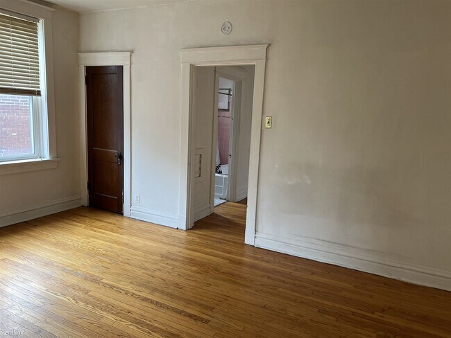Building Photo - 1 br, 1 bath Duplex - 3724 Winnebago Stree...