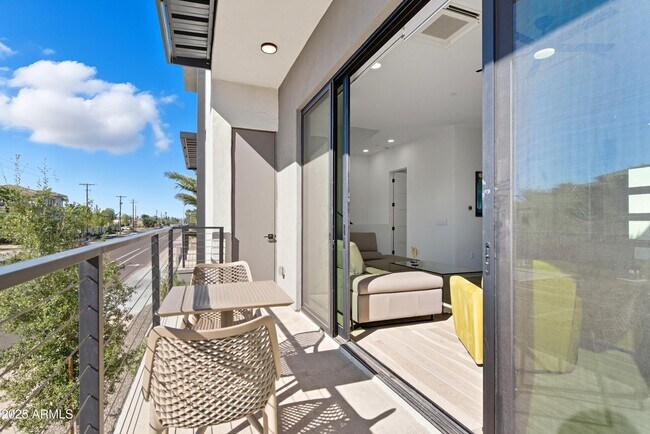 Building Photo - 1501 N Miller Rd