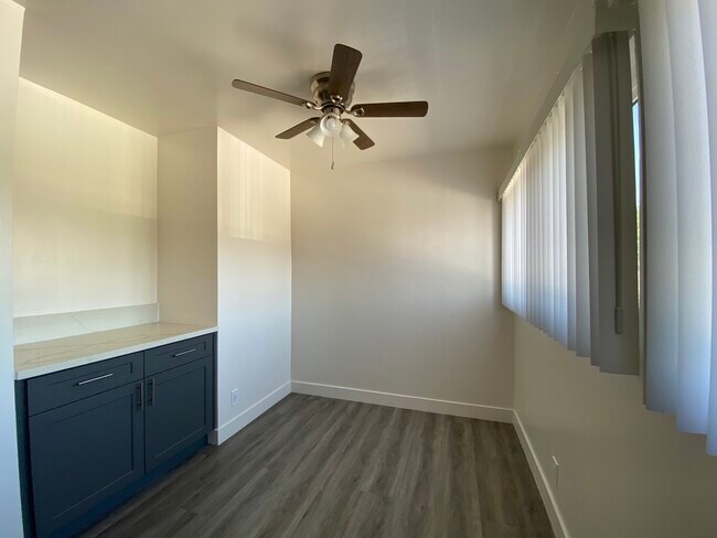 Building Photo - 4000 Sequoia St