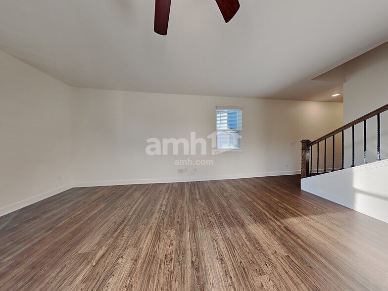 Building Photo - 8493 Highfield Ave