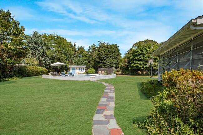 Building Photo - 32 General McLean Dr