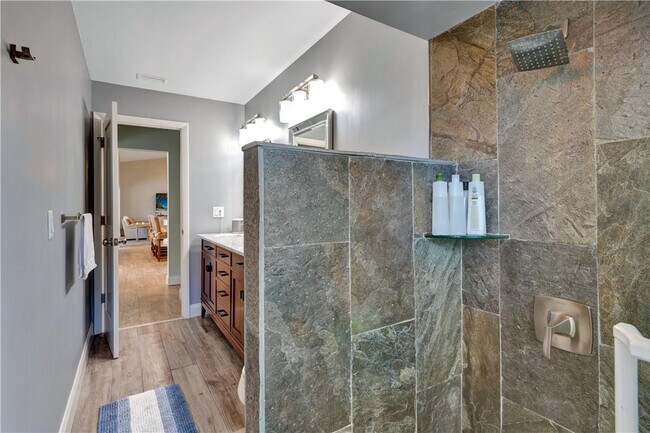 Building Photo - 2711 Boone Dr