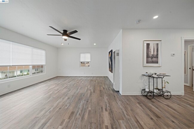 Building Photo - 22123 Main St