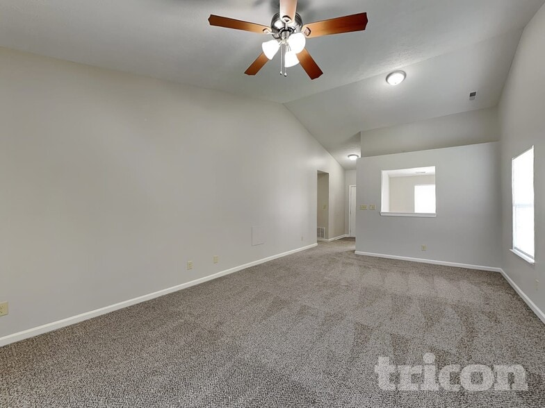 Building Photo - 784 Kingston Cir