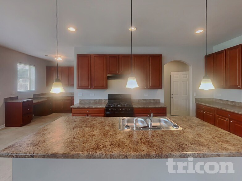 Building Photo - 5517 Village Trace