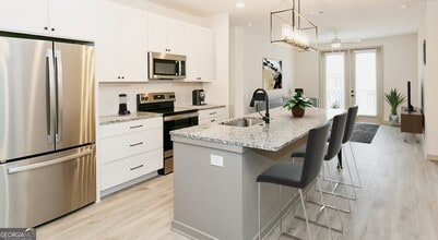 Building Photo - 2250 Oak Rd SW