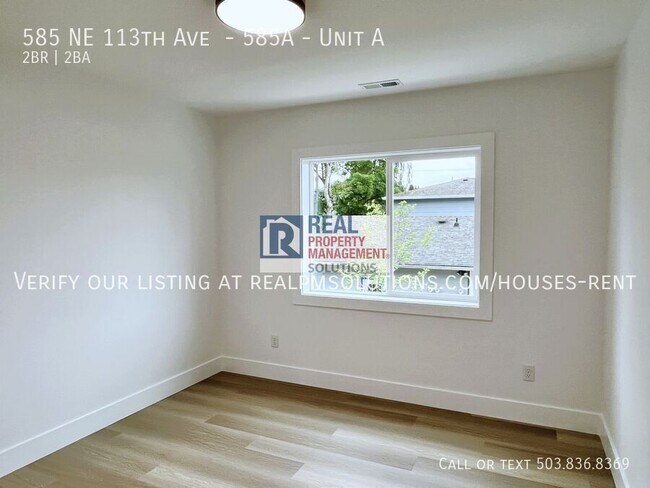 Building Photo - 585 NE 113th Ave