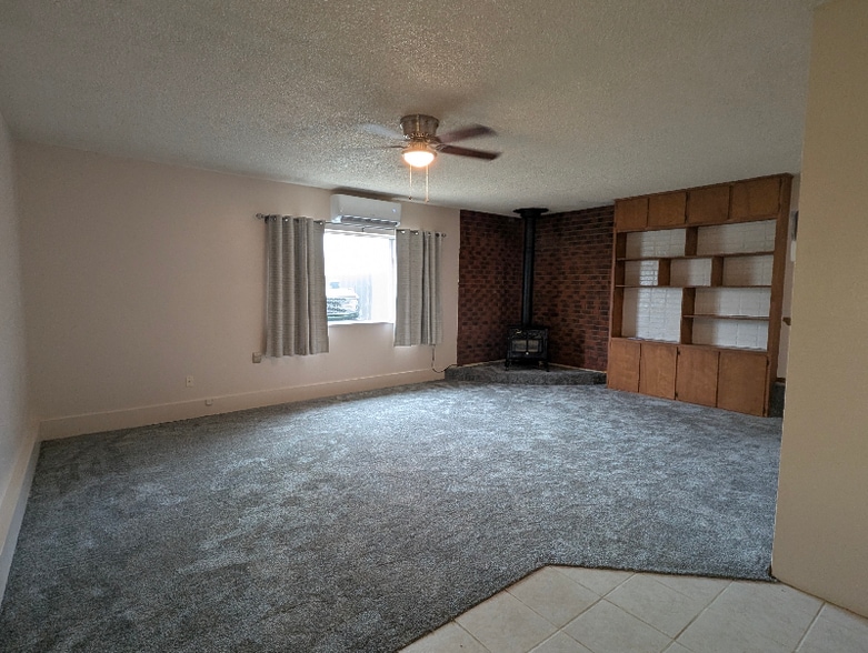 Building Photo - 1052 Thermalito Ave