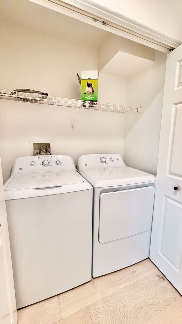 Building Photo - Beautifully Remodeled and Updated Upstairs Condo Unit in the Private & Gated Vista Way Village Co...