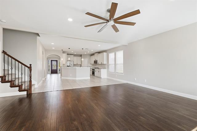 Building Photo - 15801 Weymouth Dr