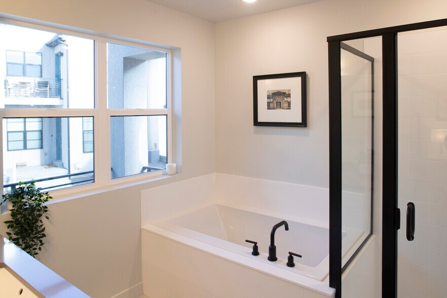 Building Photo - 1782 N 140 E