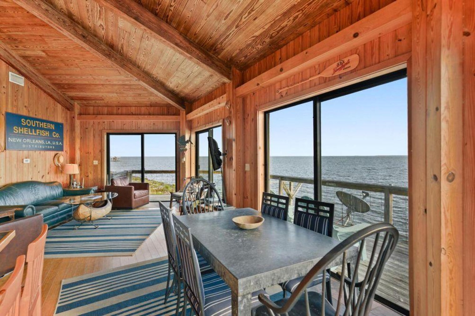 Building Photo - 6001 Belle Fontaine Dr