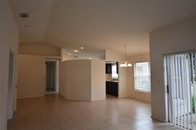 Building Photo - 3240 Brewster Dr