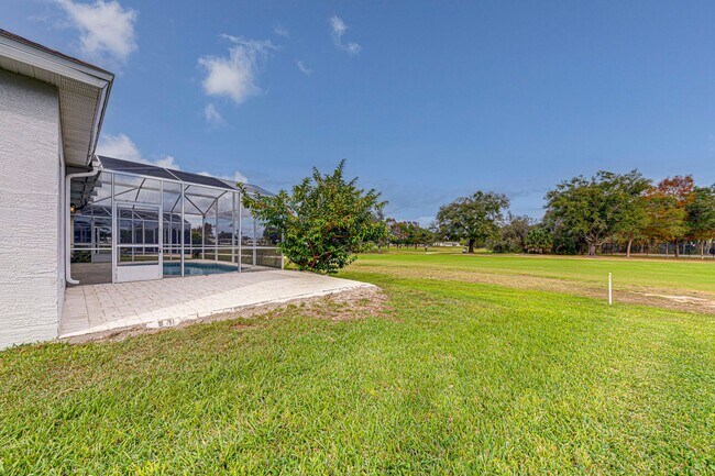 Building Photo - 745 Jaybee Ave